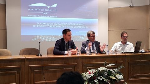Jornada organizada por la Alianza para el Desarrollo Estratégico de las Infraestructuras de Aragón en la Cámara de Comercio de Teruel.