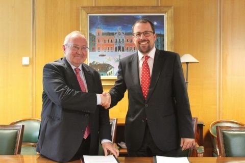 José Luis Bonet, y el Secretario General de Industria y de la Pequeña y Mediana Empresa, Raül Blanco han firmado el acuerdo.