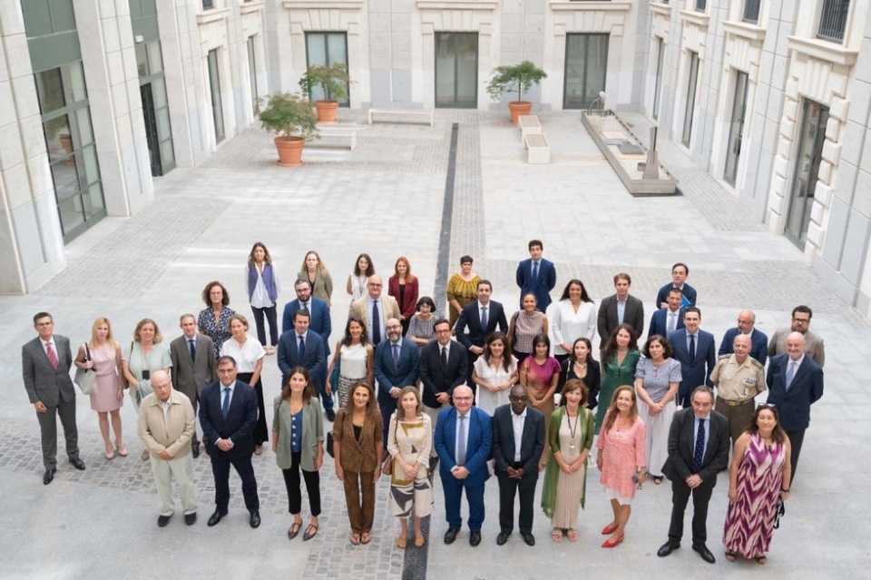 Durante la reunión, se trataron las futuras iniciativas y los asuntos a los que se les dará más importancia en el marco de la Presidencia Española del Consejo de la Unión Europea relacionados con África Subsaharia