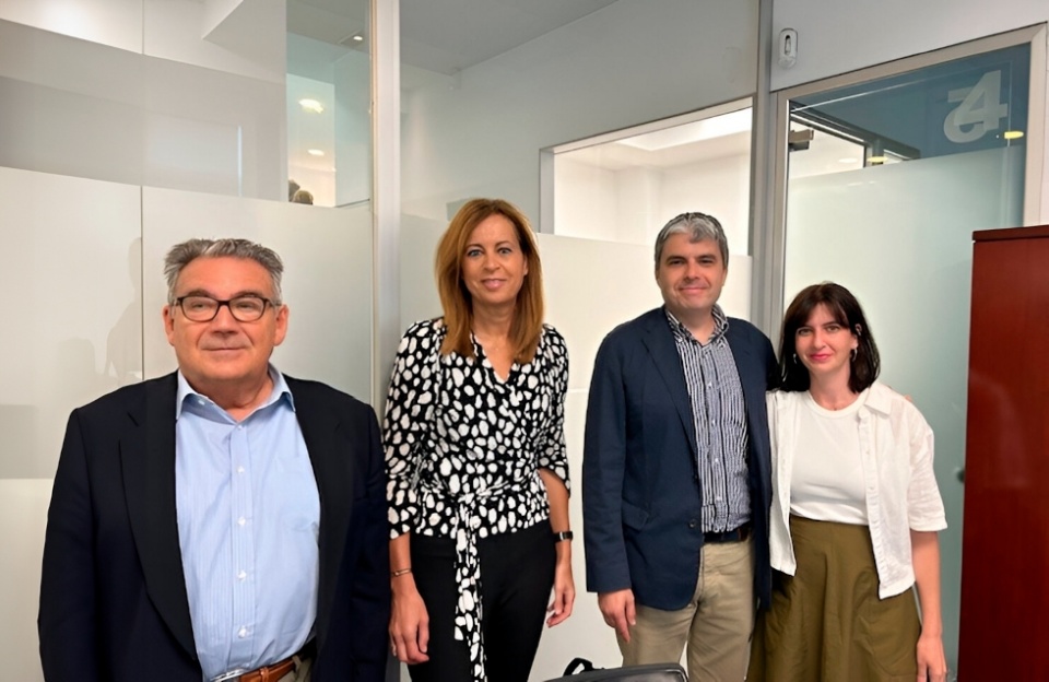 Jordi Ustrell, CFO de ISPD; Ana Cebrián, directora de Internacionalización de COFIDES; Jesús Pérez, VP Finance de ISPD; y Blanca Amante, Global Cash Manager de ISPD.