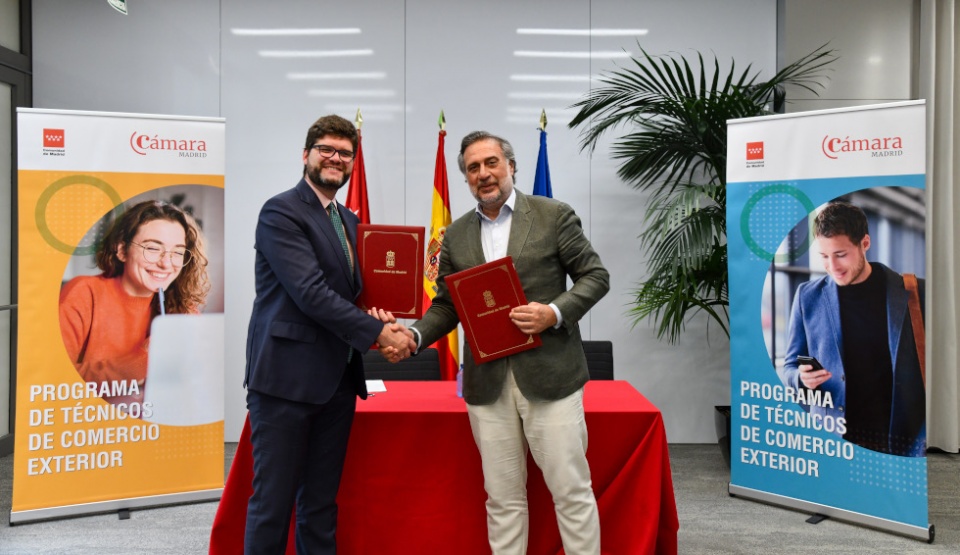 Ángel Asensio, presidente de la Cámara de Comercio de Madrid, y Daniel Rodríguez Asensio, viceconsejero de Economía y Empleo.