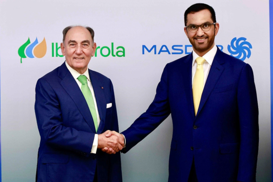 Ignacio Galán, presidente de Iberdrola, junto a su Excelencia Dr. Sultan Al Jaber, Ministro de Industria y Tecnología Avanzada de los EAU y presidente de Masdar.