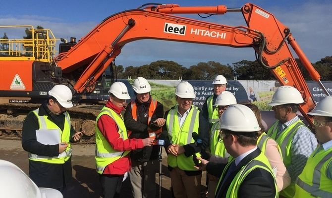 La visita a las obras del Plan de Riego de Adelaida.