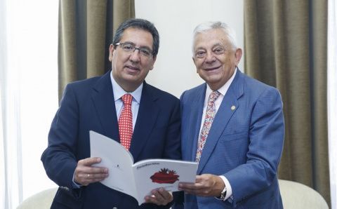 Antonio Pulido, presidente de la Fundación Cajasol y Francisco Herrero, presidente de la Cámara de Comercio de Sevilla.