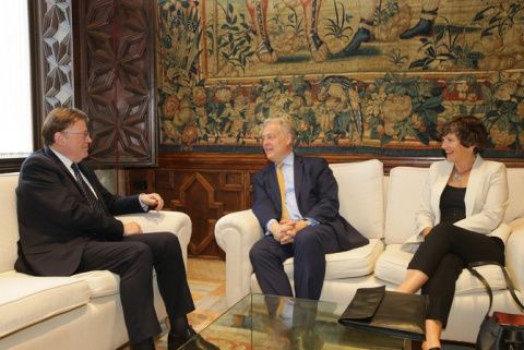 Preaudiencia con el embajador saliente del Reino Unido en España, Simon Manley.