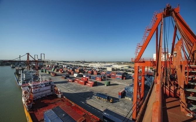 El Plan centra la log&iacute;stica y la industria en sectores innovadores, como la bio-industria o el reciclaje, y en otros presentes en Sevilla, como el log&iacute;stico o metalmec&aacute;nico.