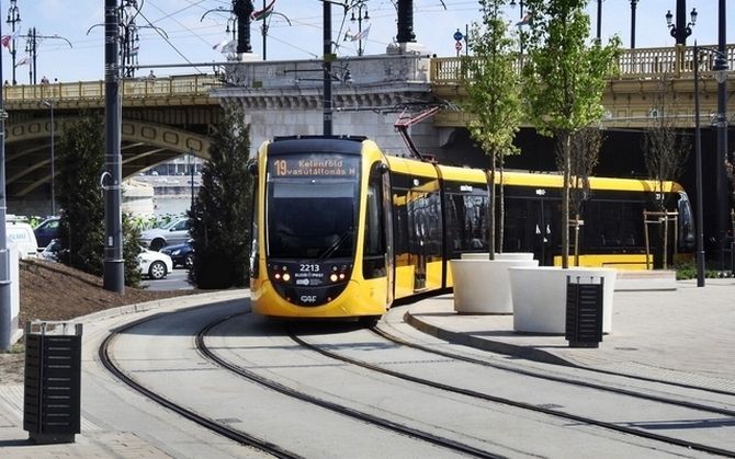Tranv&iacute;a, CAF.