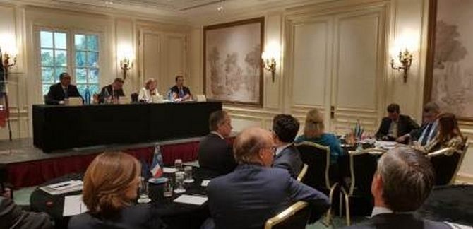 La ministra de Econom&iacute;a y Empresa se re&uacute;ne con empresarios.