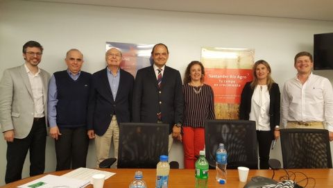 Miembros de Santander Argentina junto a Da. Eugenia Benain Romero, Da. Ana (administración Bovies), D. Jose Mª de Molina (Presidente de SAT Negra Andaluza) y D. Jacinto Riera (Consejero de Copreca y ganadero).
