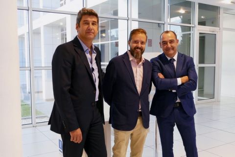Izd a dcha: Ángel Fernández, Dtor.Itainnova; Pedro Fatás, Dtor. General BSV, José Ignacio Goñi, Dtor. General Comextic.