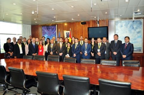 En el curso participan 25 alumnos de 12 países latinoamericanos.