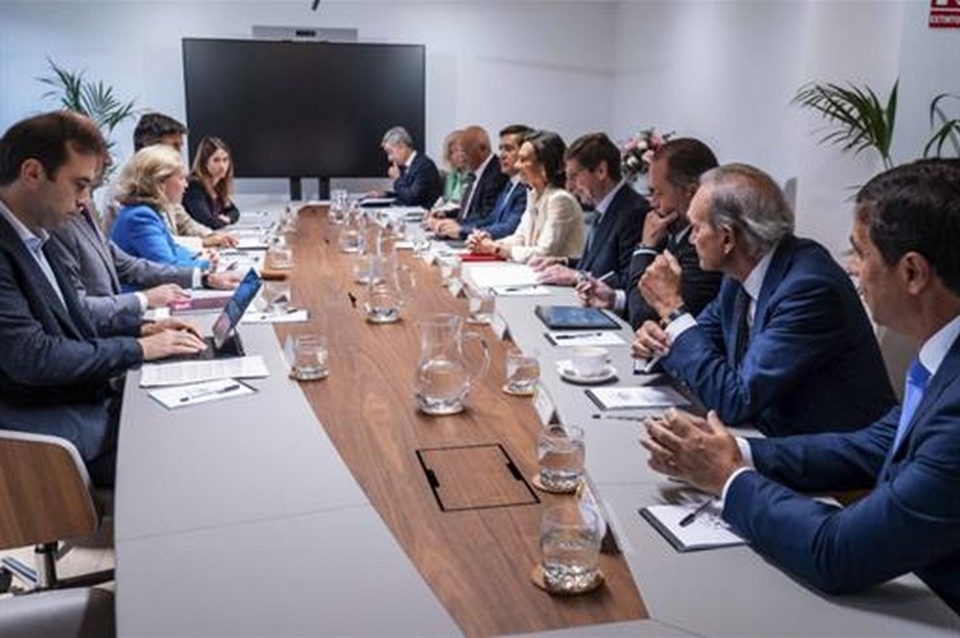 Nadia Calviño encabeza la reunión.