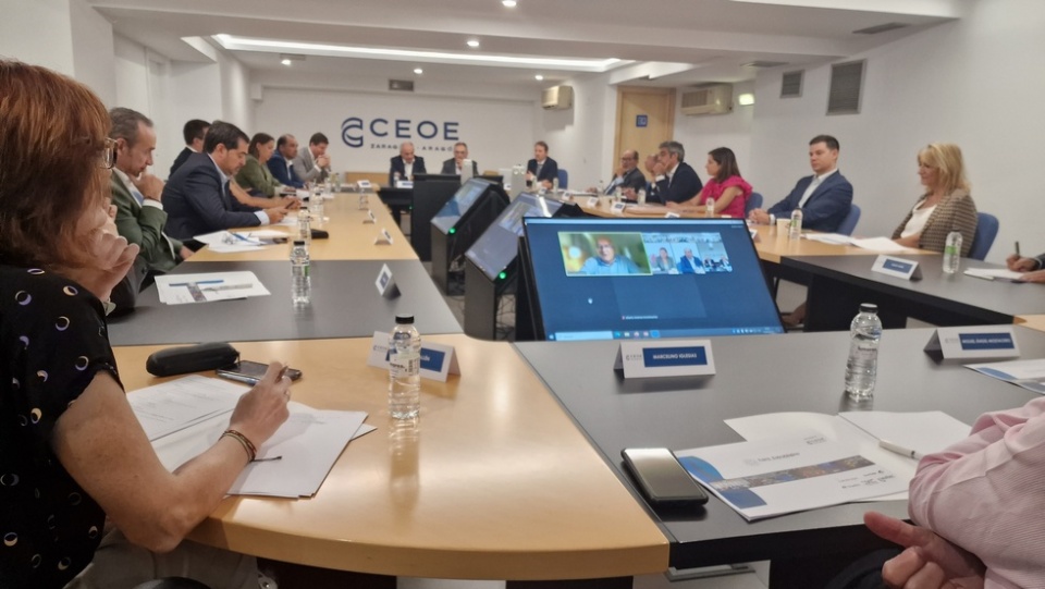 Think Tank integrado por representantes del ámbito empresarial y económico, académico y social.