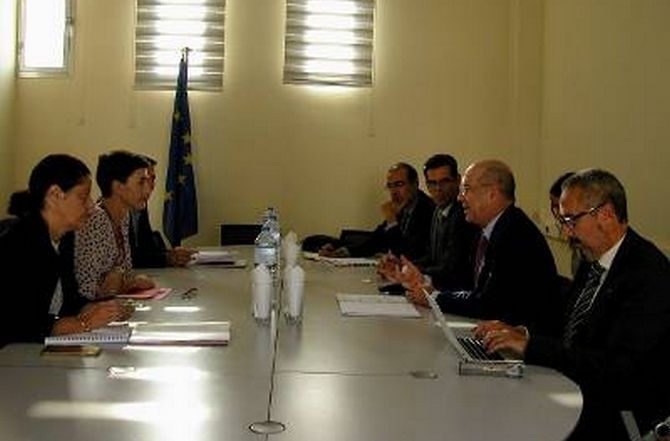Reuni&oacute;n de Pedro Ortega con la Jefa de la UE en Senegal.