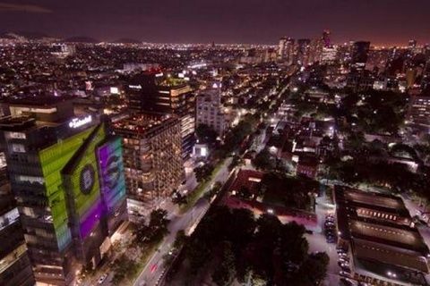 Momento de la proyección en la sede de Banco Sabadell México.