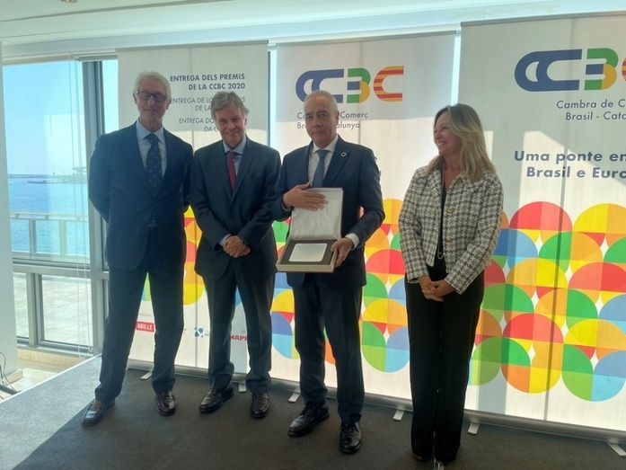 El delegado especial del Estado en el CZFB, Pere Navarro, ha recibido el galardón.