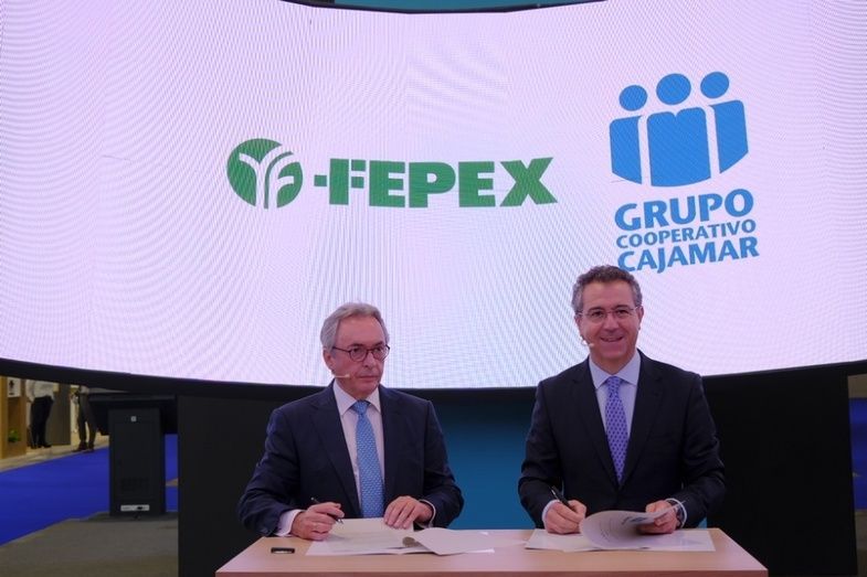 El presidente de FEPEX, Jorge Brotons, y el presidente de Cajamar, Eduardo Baamonde.