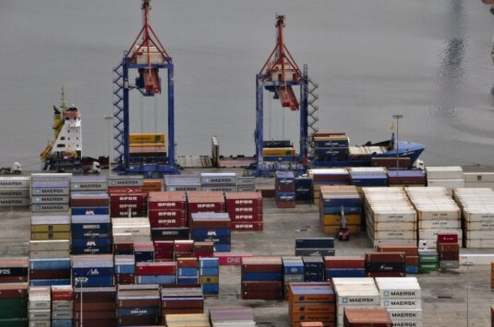 Muelle de contenedores.