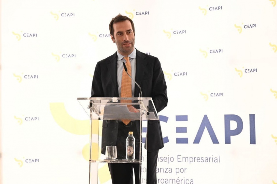 El ministro de Economía, Comercio y Empresa, Carlos Cuerpo, en un encuentro empresarial de CEAPI