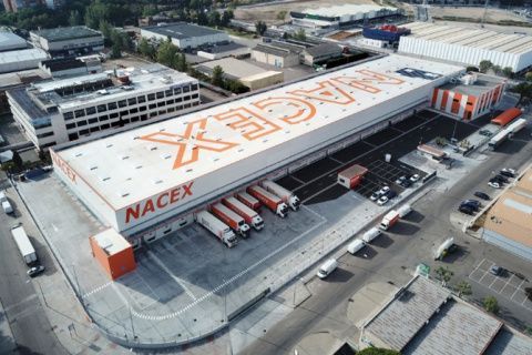 Las instalaciones cuentan con una nave de 12.140 m2.