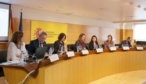 De izq. a dcha: María Luisa Blázquez, Vicente Bootello, María Jesús Fernández, Xiana Méndez, Beatriz Blasco, María Coello de Portugal y Bernardo Pérez.
