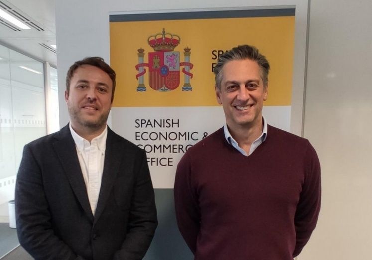 Sergio Esteve de Miguel, cofundador y co-CEO de Bigle Legal, y Jorge Postigo Imaz, Jefe del Departamento de Industriales y Servicios de la embajada española en Londres.