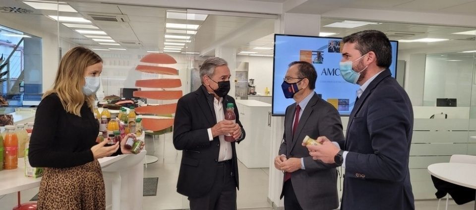 Imagen de la visita a AMC Natural Drinks.