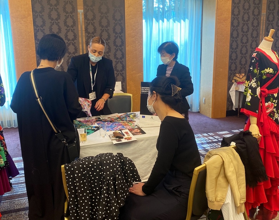Showroom de Moda Flamenca en Japón.