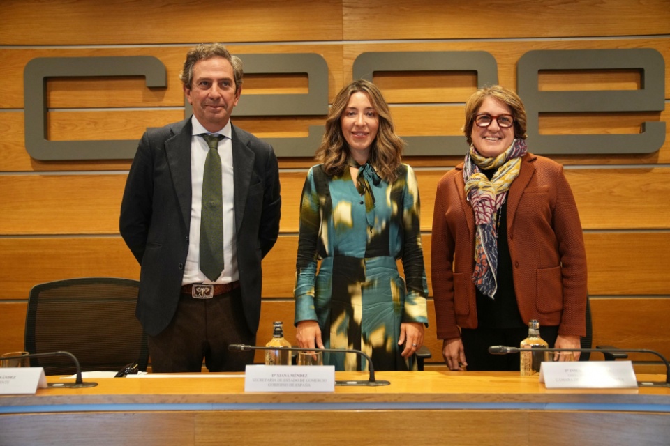 Íñigo Fernández de Mesa, Xiana Méndez e Inmaculada Riera en la inauguración del Encuentro Empresarial España-Honduras.