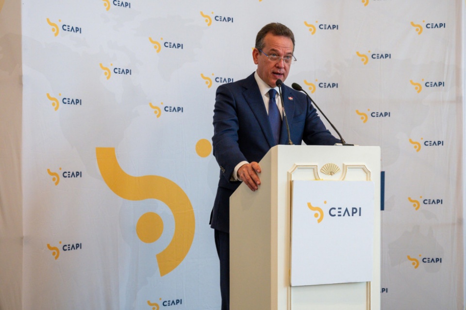 El ministro de Industria, Comercio y MIPYMES de la República Dominicana, Ito Bisonó, en un encuentro empresarial de CEAPI.