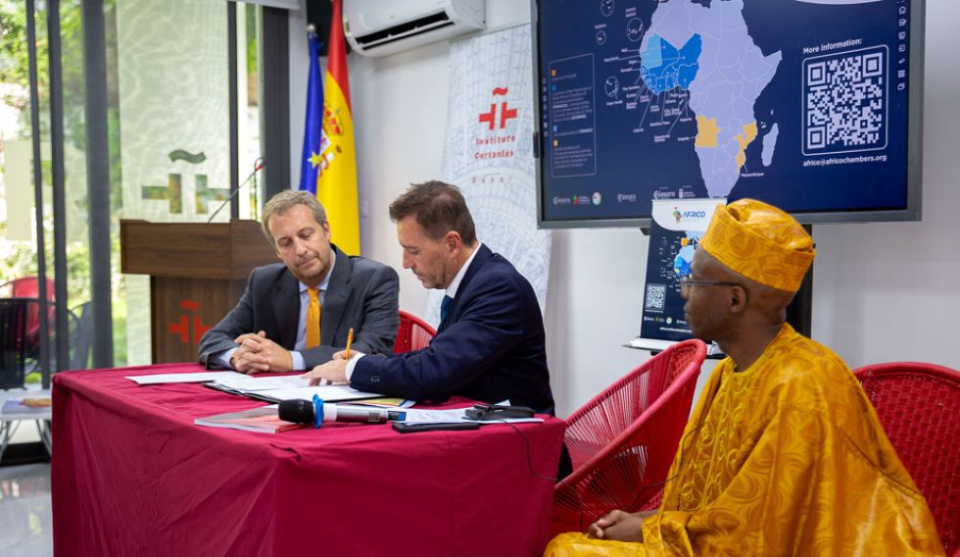 mesa debate, titulada “AFRICO Business Engagement How to Get More Companies Involved in International Projects in West Africa”, reunió a representantes institucionales, organismos multilaterales y cámaras de comercio con e