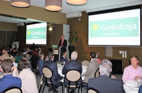 La reunión se enmarca en los continuos contactos que lleva a cabo la entidad con este importante sector para la economía de la región.