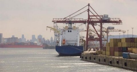 El déficit acumulado en los últimos 12 meses continúa en torno a mínimos desde el arranque de 2014.