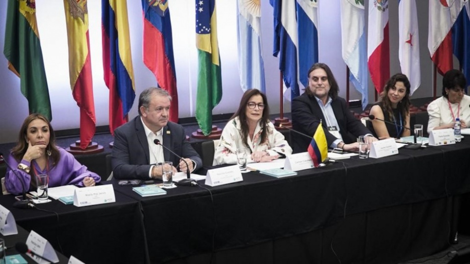 Inauguración de la reunión entre el sector público y privado en la primera jornada del Foro Mipyme.
