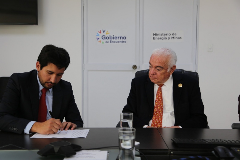 Ecoener invertirá 200 millones de dólares en dos hidroeléctricas fluyentes en Ecuador