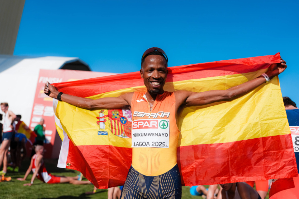 España lidera el medallero del Eurocross 2025 en Lagoa y cierra el mejor año de su historia