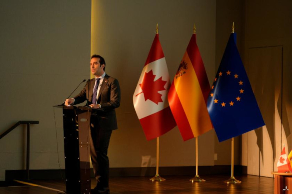 La apertura del foro ha contado con el máximo respaldo institucional, presidida por el ministro de Economía, Comercio y Empresa, Carlos Cuerpo.