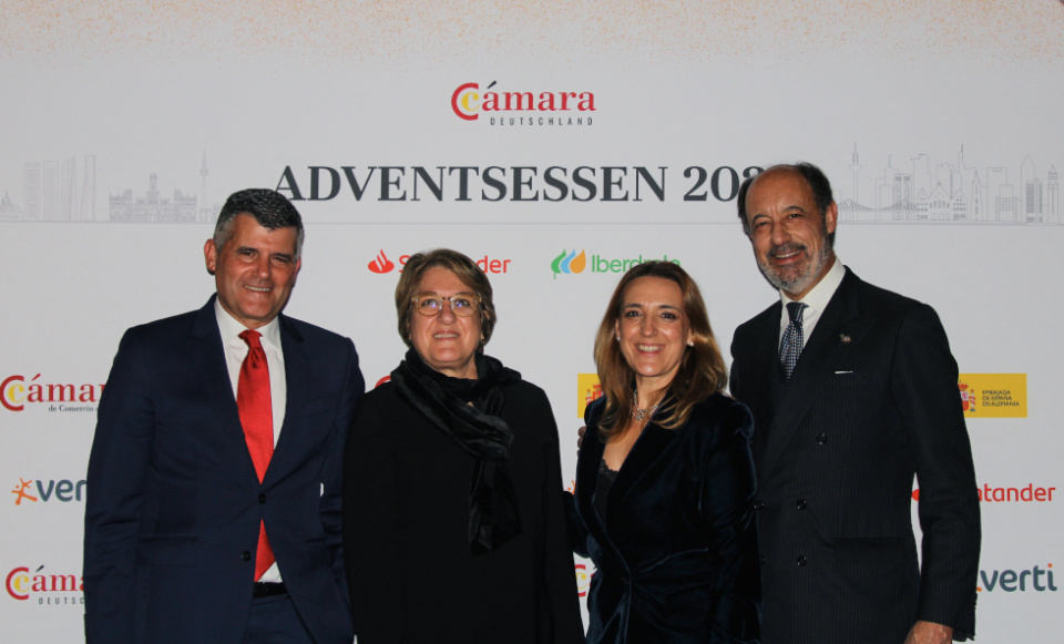 Inmaculada Riera ha participado en la anual Cena de Gala organizada por la Cámara Española de Comercio en Alemania (COECA). Inmaculada Riera ha participado en la anual Cena de Gala organizada por la Cámara Española de Comercio en Alemania (COECA).