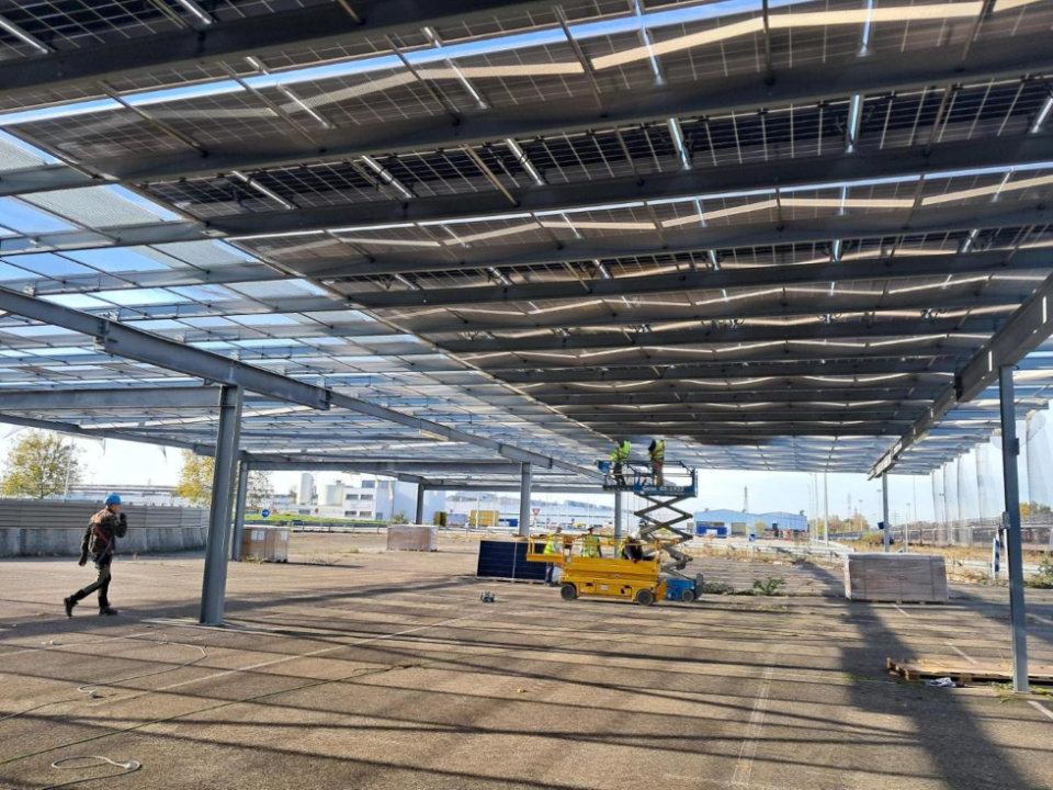 Desarrollo de una solución de energía renovable en la planta de Stellantis en Mulhouse (Francia). Desarrollo de una solución de energía renovable en la planta de Stellantis en Mulhouse (Francia).